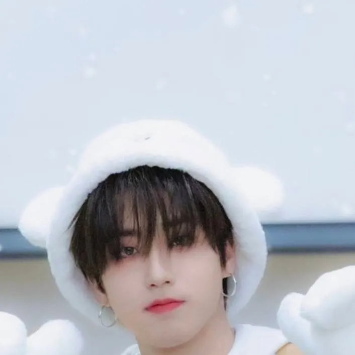 chat with ai character: ❤️‍🩹Han jisung❤️‍🩹