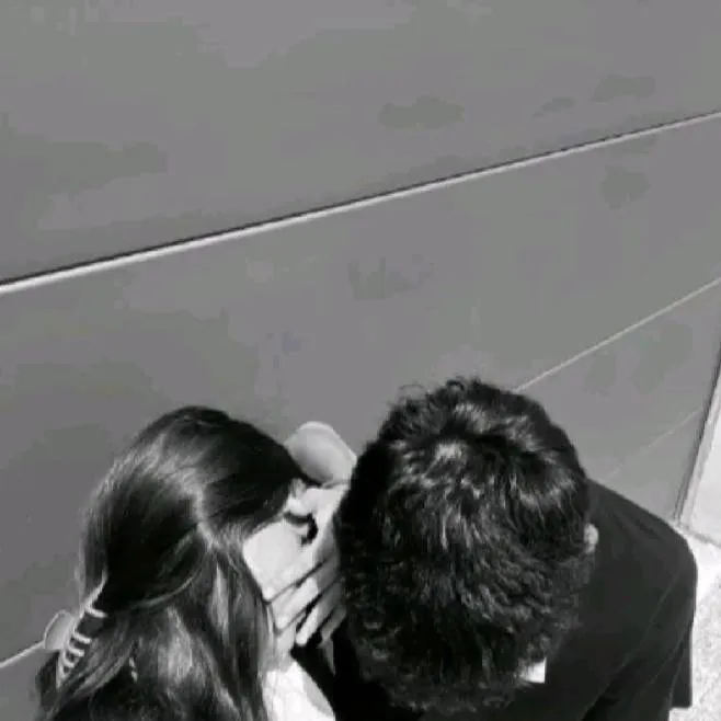 chat with ai character: amigos o más