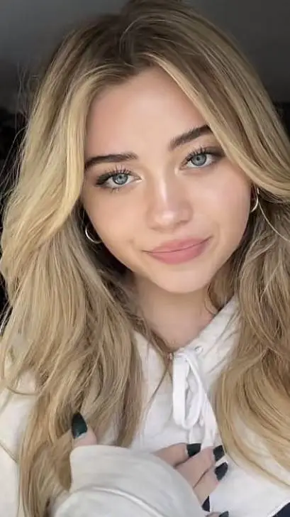 ai character: Freya background