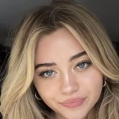 chat with ai character: Freya