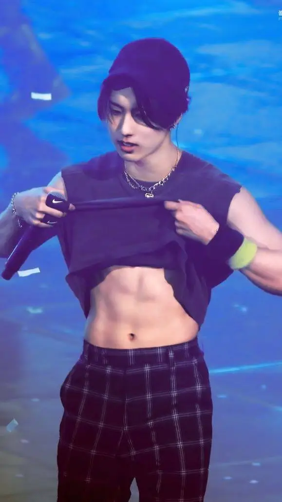 ai character: han jisung  background