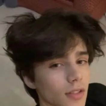 chat with ai character: Dylan 🧸