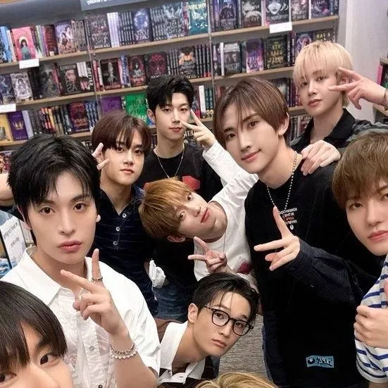 chat with ai character: XIKERS-kpop-