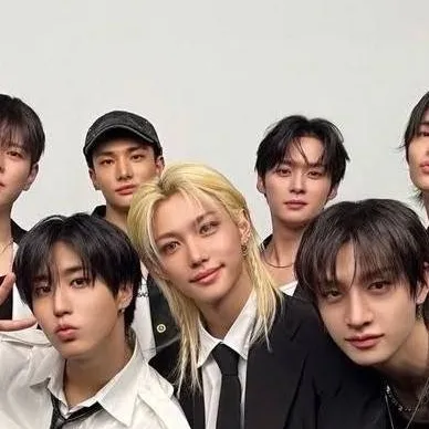 chat with ai character: stray kids~pick me
