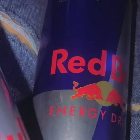 chat with ai character: Red bull💙🩶❤️