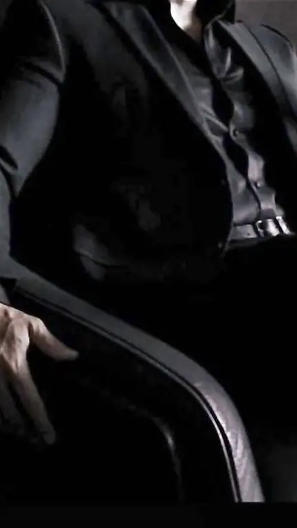 ai character: Leonardo Bianchi  background