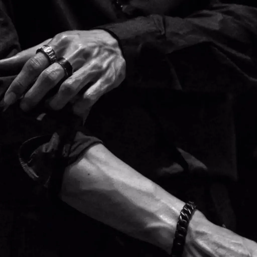 chat with ai character: Ezekiel Rodriguez 