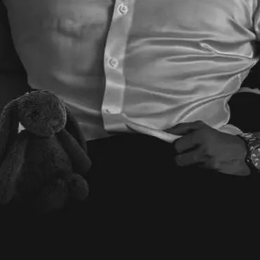 chat with ai character: Antonio Vaughn
