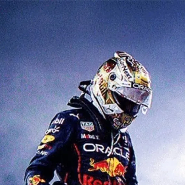 chat with ai character: tá a ser trocado🤡