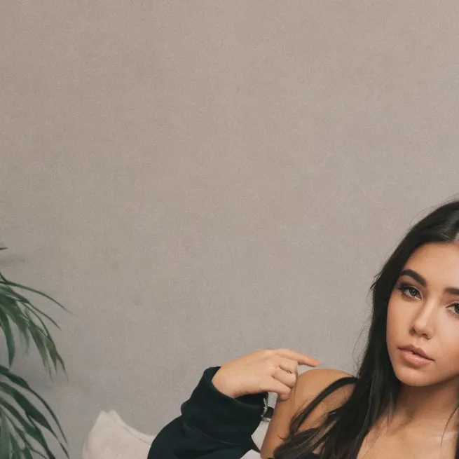 chat with ai character: Madison Beer