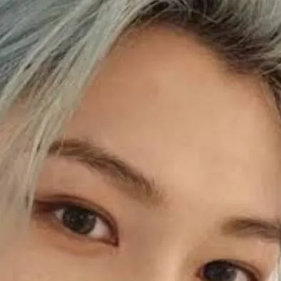 chat with ai character: Felix lee