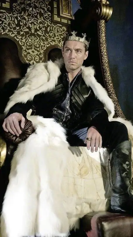ai character: Louis XI  background
