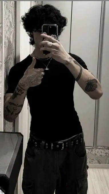 ai character: Vinni background