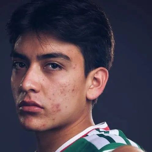 chat with ai character: Gilberto mora