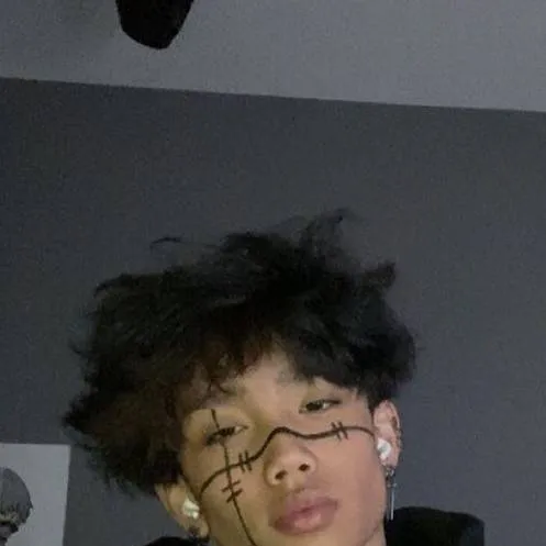 chat with ai character: Riccardo 