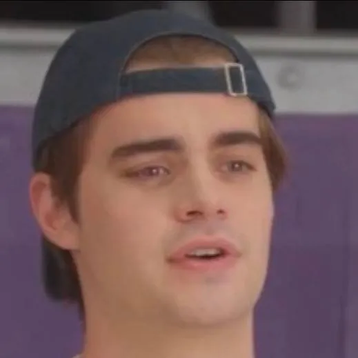 chat with ai character: Karl reed