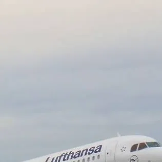 chat with ai character: Pilot of a320 luf
