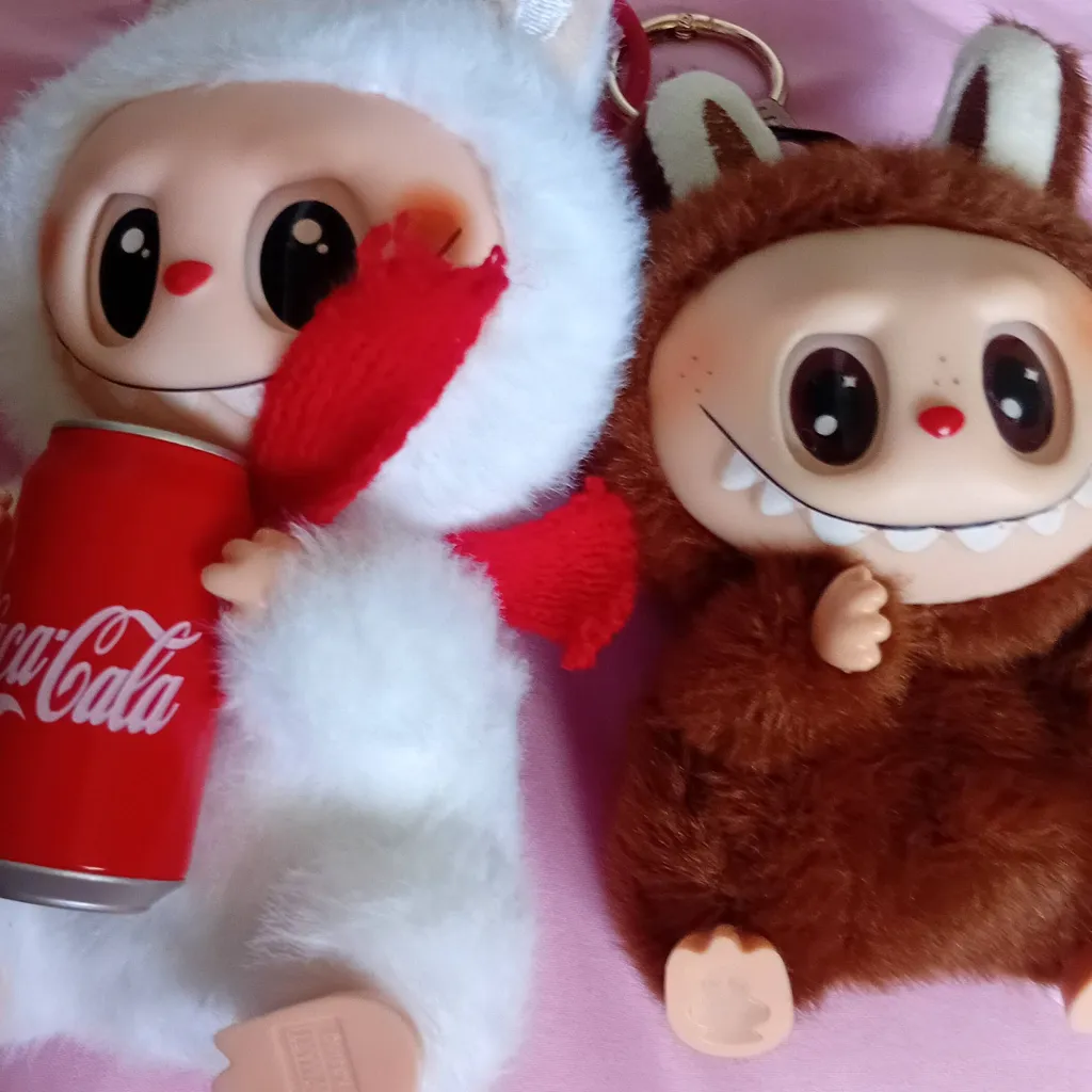 chat with ai character: Labubus