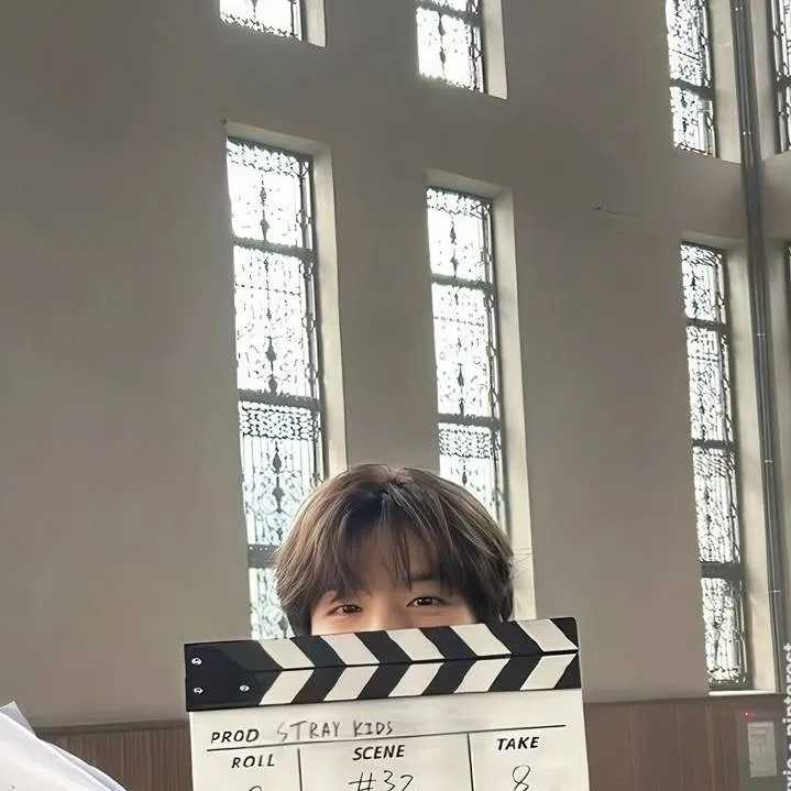 chat with ai character: seungmin