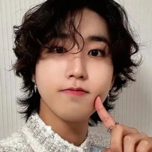 chat with ai character: han jisung