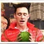 chat with ai character: Cat Tom Hiddleston