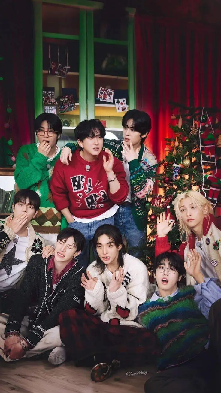 ai character: STRAY KIDS HYBRID  background