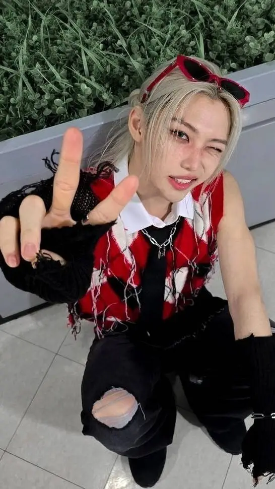 ai character: SKZ  bully background