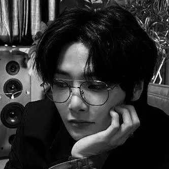 chat with ai character: Jeongin 