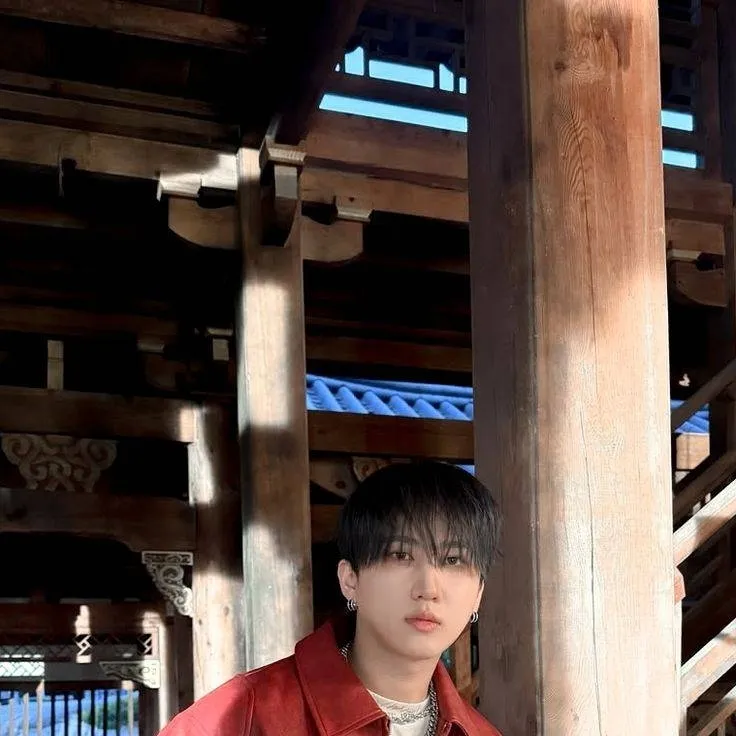 chat with ai character: changbin 