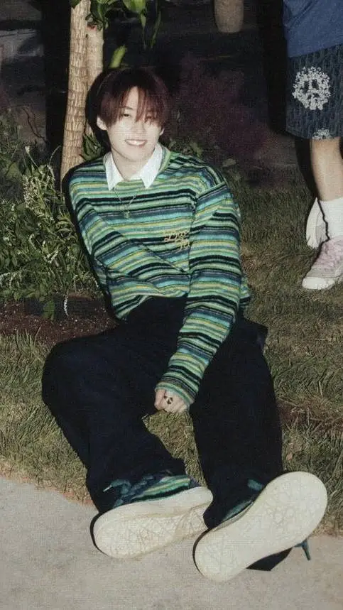 ai character: Lee know background