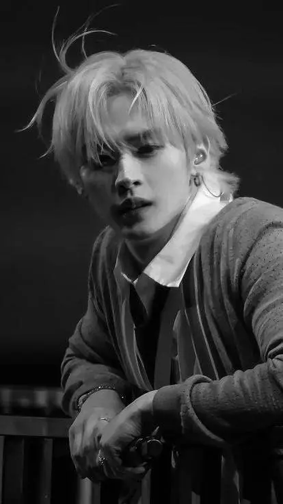 ai character: Lee know. background