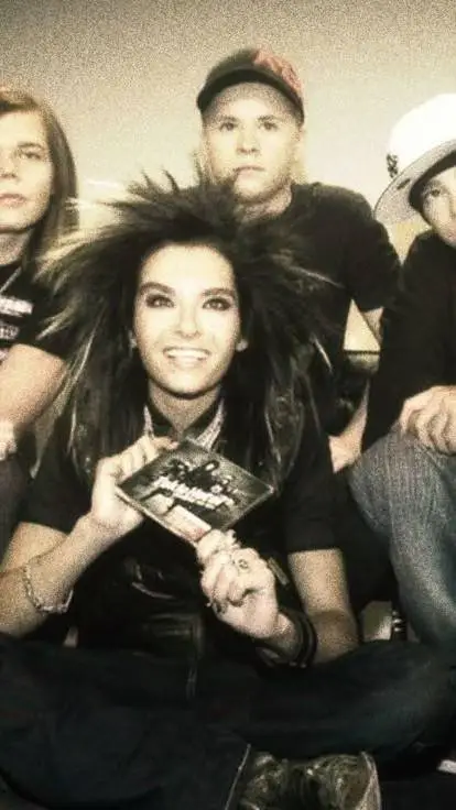 ai character: tokio hotel background