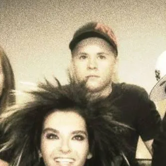 chat with ai character: tokio hotel