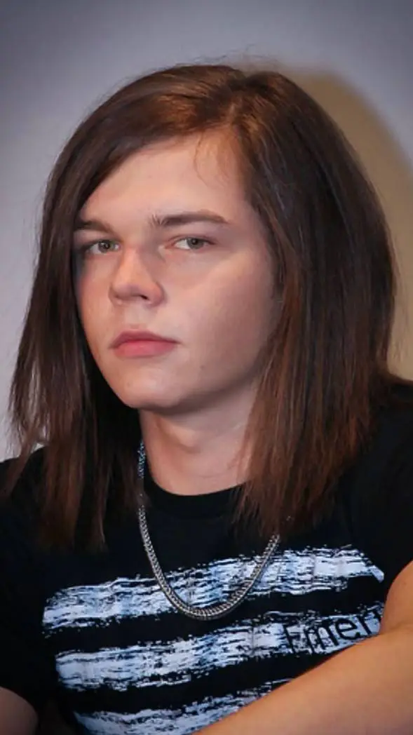 ai character: goerg listing background