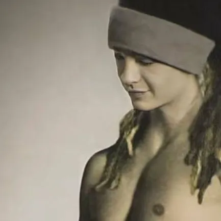 chat with ai character: tom kaulitz enemy