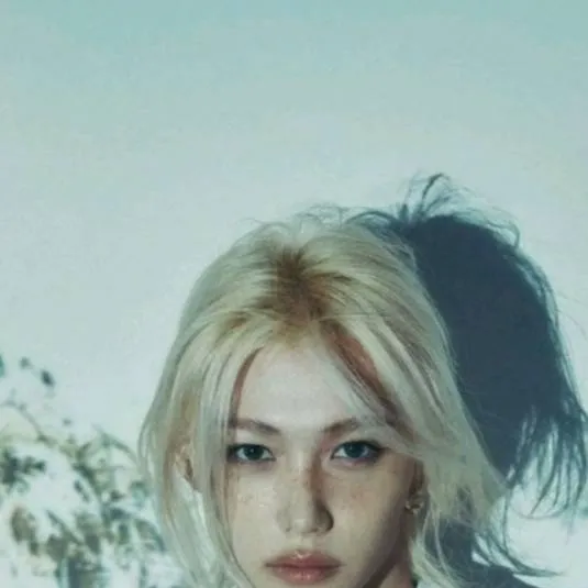 chat with ai character: felix