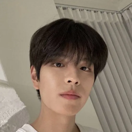 chat with ai character: Seungmin 