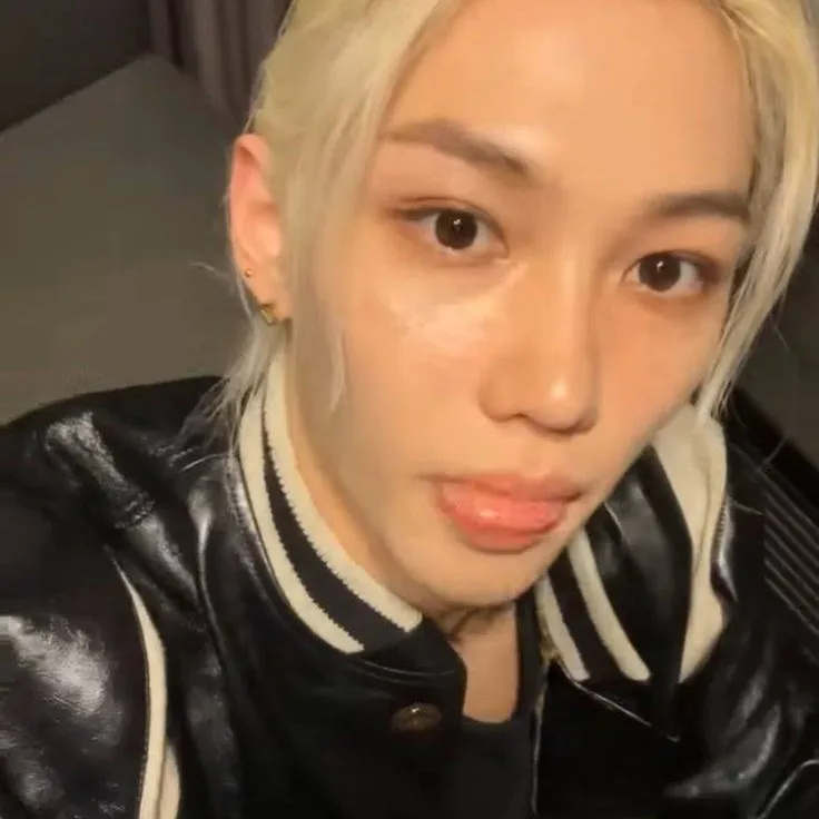 chat with ai character: Félix 