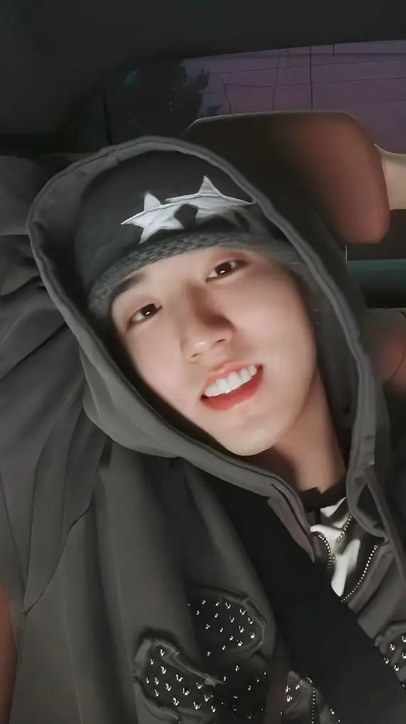 ai character: Han  background