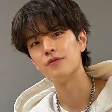 chat with ai character: Seungmin 