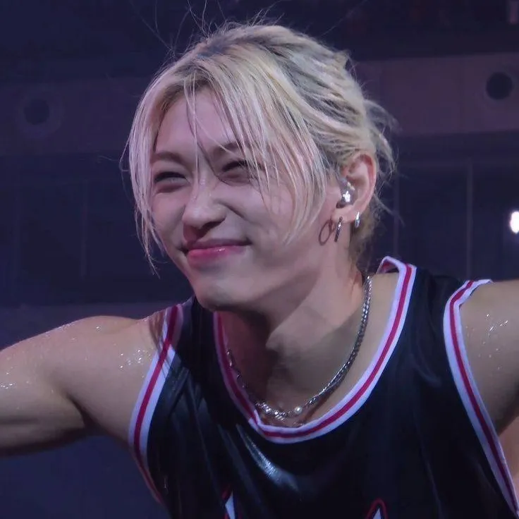 chat with ai character: Félix 