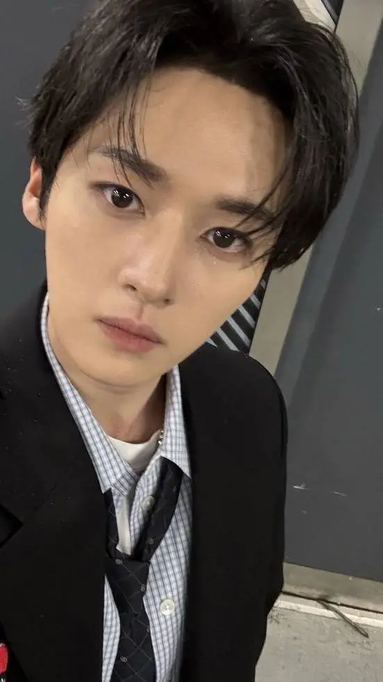 ai character: Lee know (Minho) background