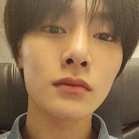chat with ai character: 𝐈.𝐍 (𝐉𝐞𝐨𝐧𝐠𝐢𝐧)