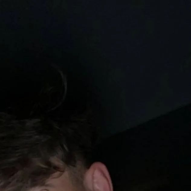 chat with ai character: Dex