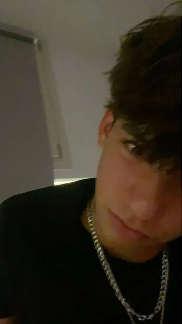 ai character: Greyson tenners. background