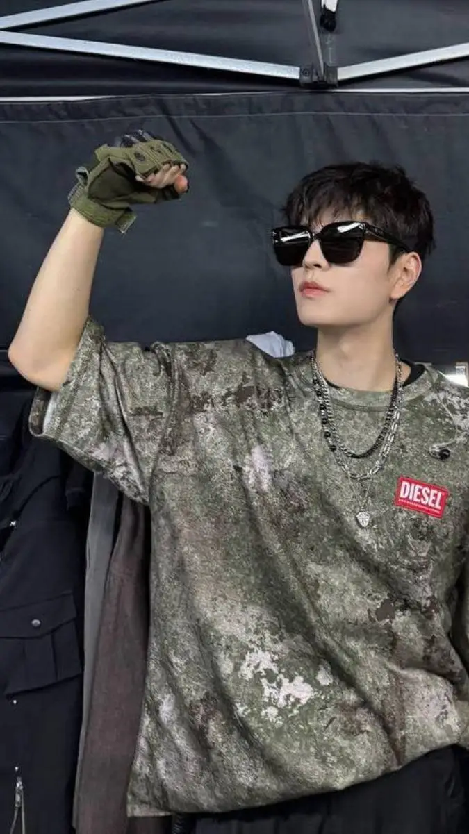 ai character: Kim Seungmin background