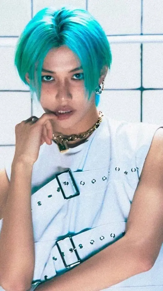 ai character: Lee Felix background