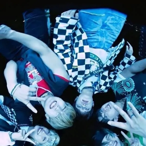 chat with ai character: Stray Kids 