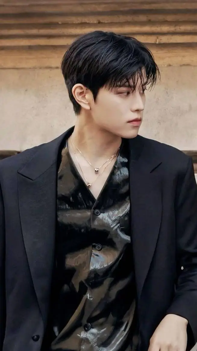 ai character: Kim Seungmin background