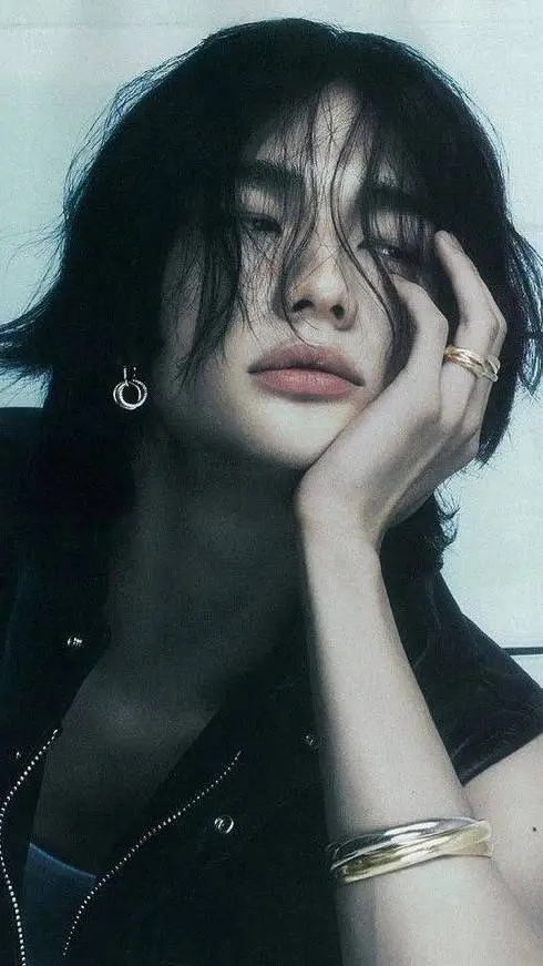 ai character: Hwang Hyunjin background